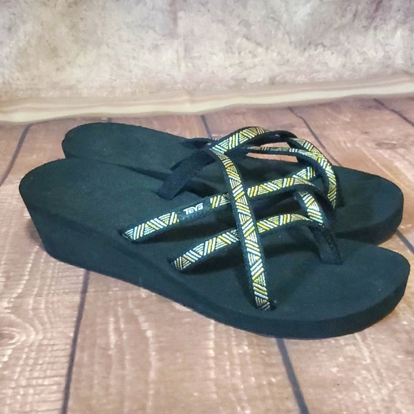 SOLD!! TEVA Mush Wedge Sandals - Size 9 - Picture 1 of 8